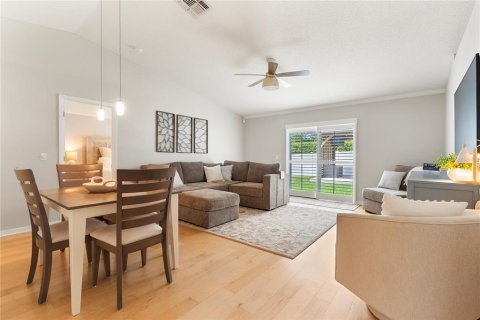 House in Oviedo, Florida 3 bedrooms, 117.43 sq.m. № 1835473 - photo 4