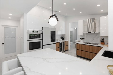 Villa ou maison à vendre à Miami, Floride: 4 chambres, 195.19 m2 № 2076418 - photo 18