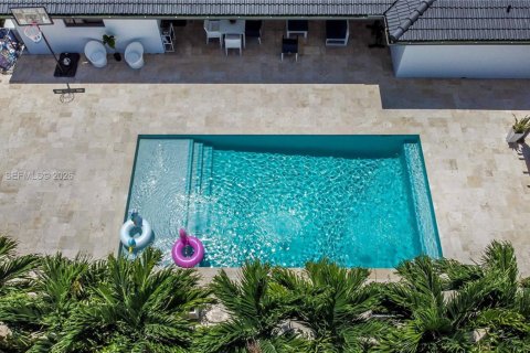 Villa ou maison à vendre à Miami, Floride: 4 chambres, 195.19 m2 № 2076418 - photo 7