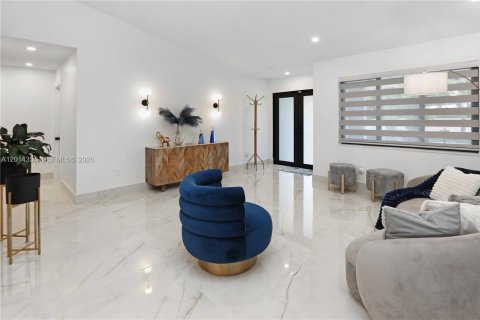 Villa ou maison à vendre à Miami, Floride: 4 chambres, 195.19 m2 № 2076418 - photo 14
