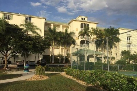 Condo in Punta Gorda, Florida, 3 bedrooms  № 1657115 - photo 2