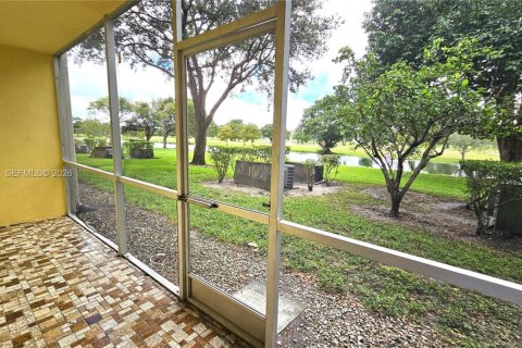 Condominio en venta en Pembroke Pines, Florida, 2 dormitorios, 88.54 m2 № 2089548 - foto 13