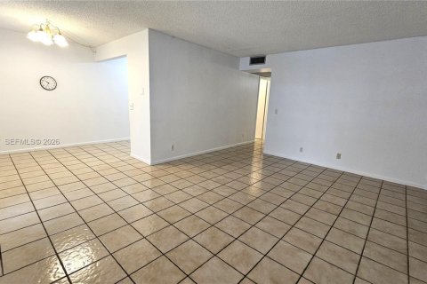 Condominio en venta en Pembroke Pines, Florida, 2 dormitorios, 88.54 m2 № 2089548 - foto 3