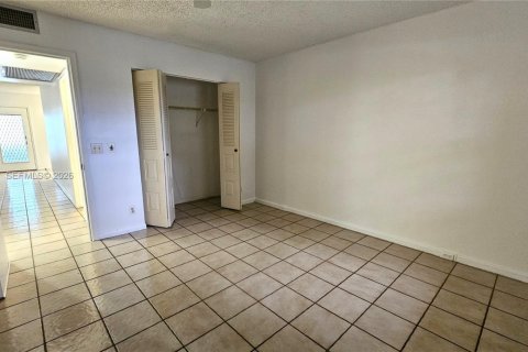 Condominio en venta en Pembroke Pines, Florida, 2 dormitorios, 88.54 m2 № 2089548 - foto 10