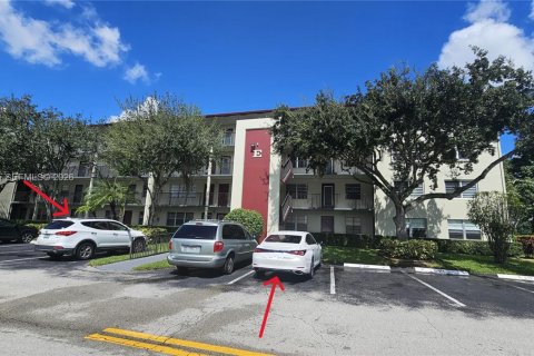 Condominio en venta en Pembroke Pines, Florida, 2 dormitorios, 88.54 m2 № 2089548 - foto 15