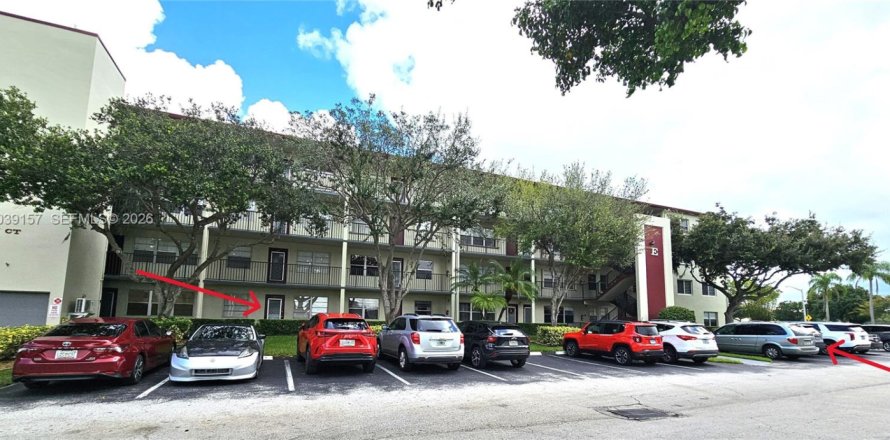 Condominio en Pembroke Pines, Florida, 2 dormitorios  № 2089548