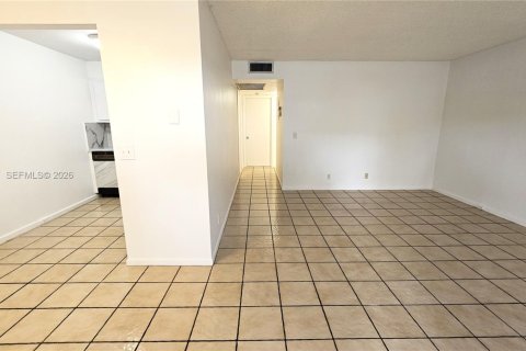 Condominio en venta en Pembroke Pines, Florida, 2 dormitorios, 88.54 m2 № 2089548 - foto 6