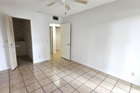 Condominio en venta en Pembroke Pines, Florida, 2 dormitorios, 88.54 m2 № 2089548 - foto 12