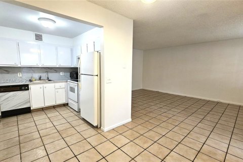 Condominio en venta en Pembroke Pines, Florida, 2 dormitorios, 88.54 m2 № 2089548 - foto 4