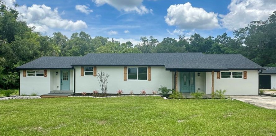 House in Orange City, Florida 4 bedrooms, 157 sq.m. № 1826498