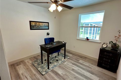 House in Orange City, Florida 4 bedrooms, 157 sq.m. № 1826498 - photo 21