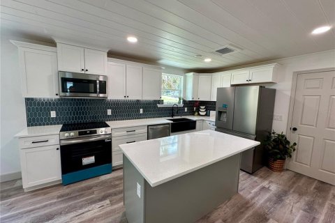 House in Orange City, Florida 4 bedrooms, 157 sq.m. № 1826498 - photo 10