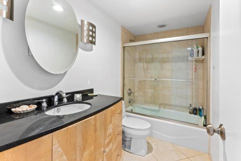 Condo in Delray Beach, Florida, 2 bedrooms № 2187452 - photo 26