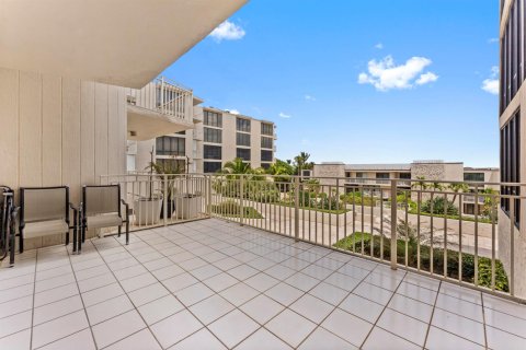 Condo in Delray Beach, Florida, 2 bedrooms № 2187452 - photo 24