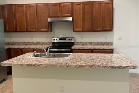 Townhouse in Davenport, Florida 3 bedrooms, 155.43 sq.m. № 2206871 - photo 2