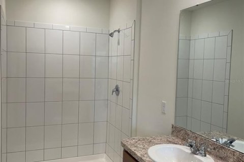 Townhouse in Davenport, Florida 3 bedrooms, 155.43 sq.m. № 2206871 - photo 13