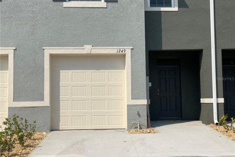 Townhouse in Davenport, Florida 3 bedrooms, 155.43 sq.m. № 2206871