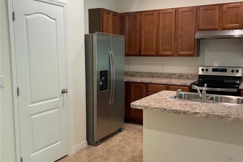 Townhouse in Davenport, Florida 3 bedrooms, 155.43 sq.m. № 2206871 - photo 4