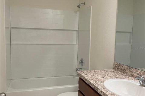 Townhouse in Davenport, Florida 3 bedrooms, 155.43 sq.m. № 2206871 - photo 11