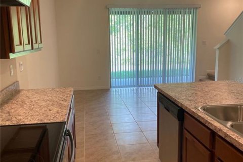 Townhouse in Davenport, Florida 3 bedrooms, 155.43 sq.m. № 2206871 - photo 3