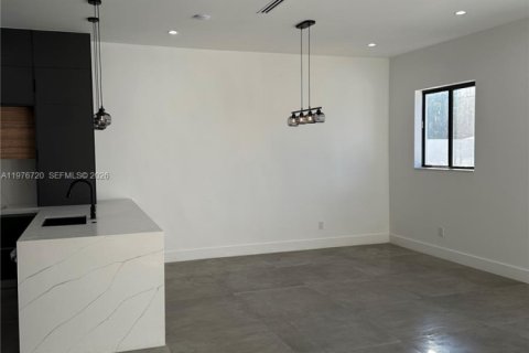 Townhouse in Dania Beach, Florida 4 bedrooms, 186.92 sq.m. № 2040587 - photo 7