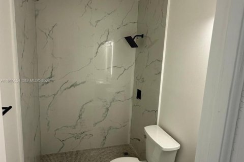 Купить кондоминиум в Халландейл-Бич, Флорида 1 спальня, 58.06м2, № 2085814 - фото 16