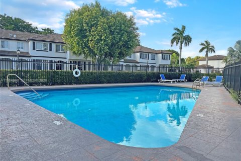 Touwnhouse à louer à Miami, Floride: 2 chambres, 104.05 m2 № 2027250 - photo 15