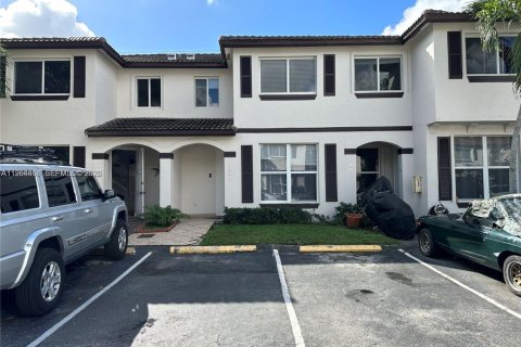 Touwnhouse à louer à Miami, Floride: 2 chambres, 104.05 m2 № 2027250 - photo 2