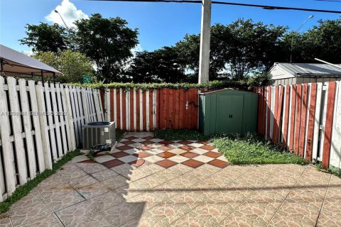 Touwnhouse à louer à Miami, Floride: 2 chambres, 104.05 m2 № 2027250 - photo 18