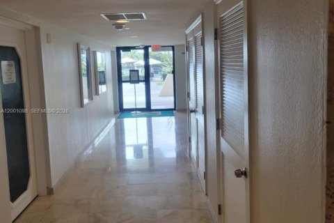 Купить кондоминиум в Майами-Бич, Флорида 1 спальня, 99.87м2, № 2066391 - фото 25