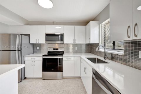 Apartamento en alquiler en Fort Lauderdale, Florida, 2 dormitorios, 102.19 m2 № 2051183 - foto 24