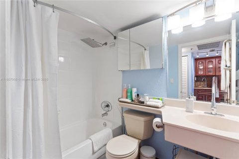 Hôtel, hôtellerie à vendre à Sunny Isles Beach, Floride: 33.44 m2 № 1964889 - photo 12