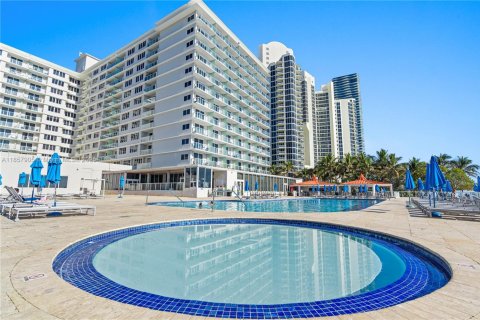 Hôtel, hôtellerie à vendre à Sunny Isles Beach, Floride: 33.44 m2 № 1964889 - photo 28