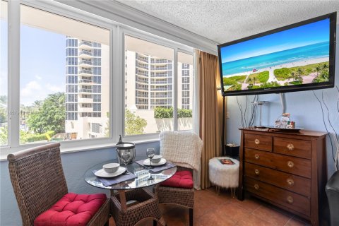 Hôtel, hôtellerie à vendre à Sunny Isles Beach, Floride: 33.44 m2 № 1964889 - photo 8