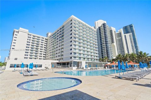 Hôtel, hôtellerie à vendre à Sunny Isles Beach, Floride: 33.44 m2 № 1964889 - photo 27