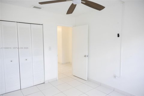 Townhouse in Miami, Florida 3 bedrooms, 159.42 sq.m. № 2064005 - photo 22