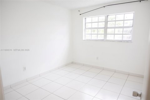 Townhouse in Miami, Florida 3 bedrooms, 159.42 sq.m. № 2064005 - photo 18