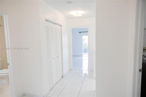 Townhouse in Miami, Florida 3 bedrooms, 159.42 sq.m. № 2064005 - photo 23