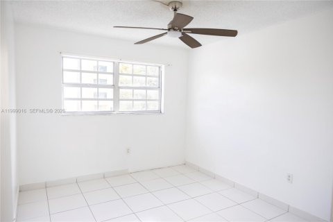 Townhouse in Miami, Florida 3 bedrooms, 159.42 sq.m. № 2064005 - photo 21