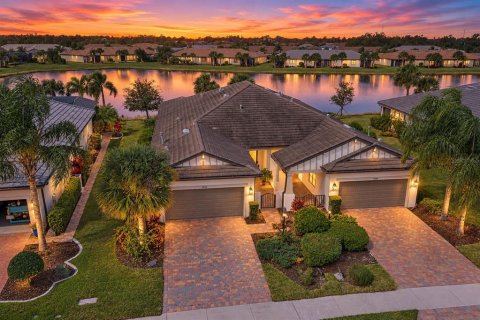 Villa ou maison à Lakewood Ranch, Floride 2 chambres, 146.23 m2 № 2434510