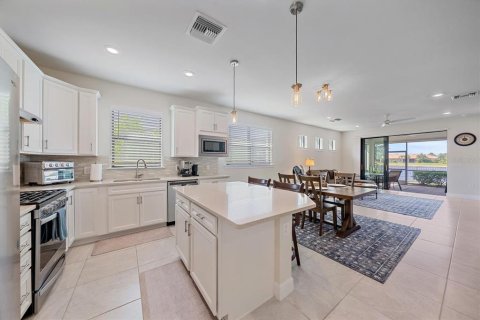 Villa ou maison à vendre à Lakewood Ranch, Floride: 2 chambres, 146.23 m2 № 2434510 - photo 7