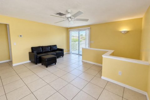 Appartement à louer à New Smyrna Beach, Floride: 2 chambres, 95.32 m2 № 2420124 - photo 4