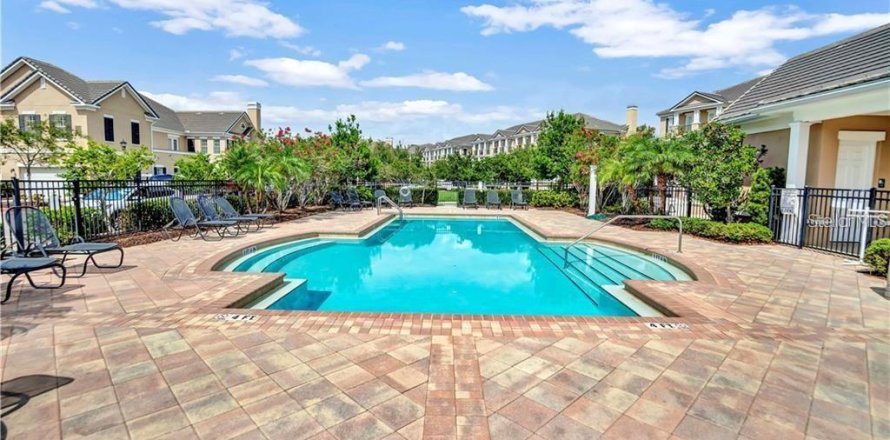 Touwnhouse à Saint Petersburg, Floride 3 chambres, 222.69 m2 № 2400352