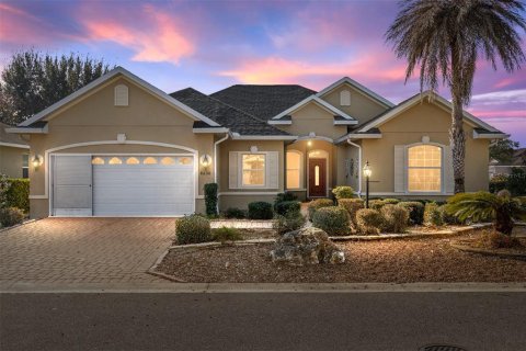 House in Ocala, Florida 3 bedrooms, 225.29 sq.m. № 2095034