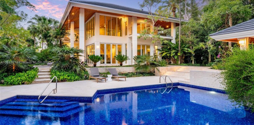 Villa ou maison à Coral Gables, Floride 5 chambres, 648.27 m2 № 1972635