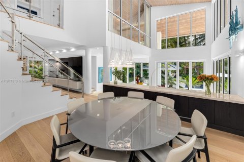 Villa ou maison à vendre à Coral Gables, Floride: 5 chambres, 648.27 m2 № 1972635 - photo 15
