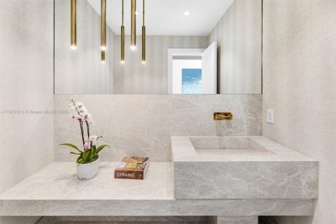 Villa ou maison à vendre à Coral Gables, Floride: 5 chambres, 648.27 m2 № 1972635 - photo 9