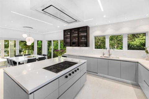 Villa ou maison à vendre à Coral Gables, Floride: 5 chambres, 648.27 m2 № 1972635 - photo 11