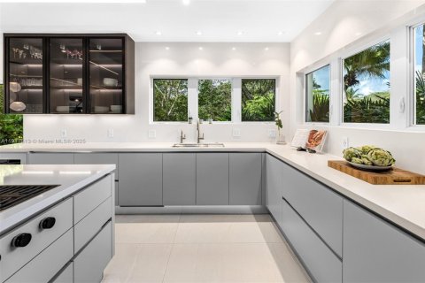 Villa ou maison à vendre à Coral Gables, Floride: 5 chambres, 648.27 m2 № 1972635 - photo 12