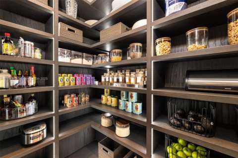 Villa ou maison à vendre à Coral Gables, Floride: 5 chambres, 648.27 m2 № 1972635 - photo 13